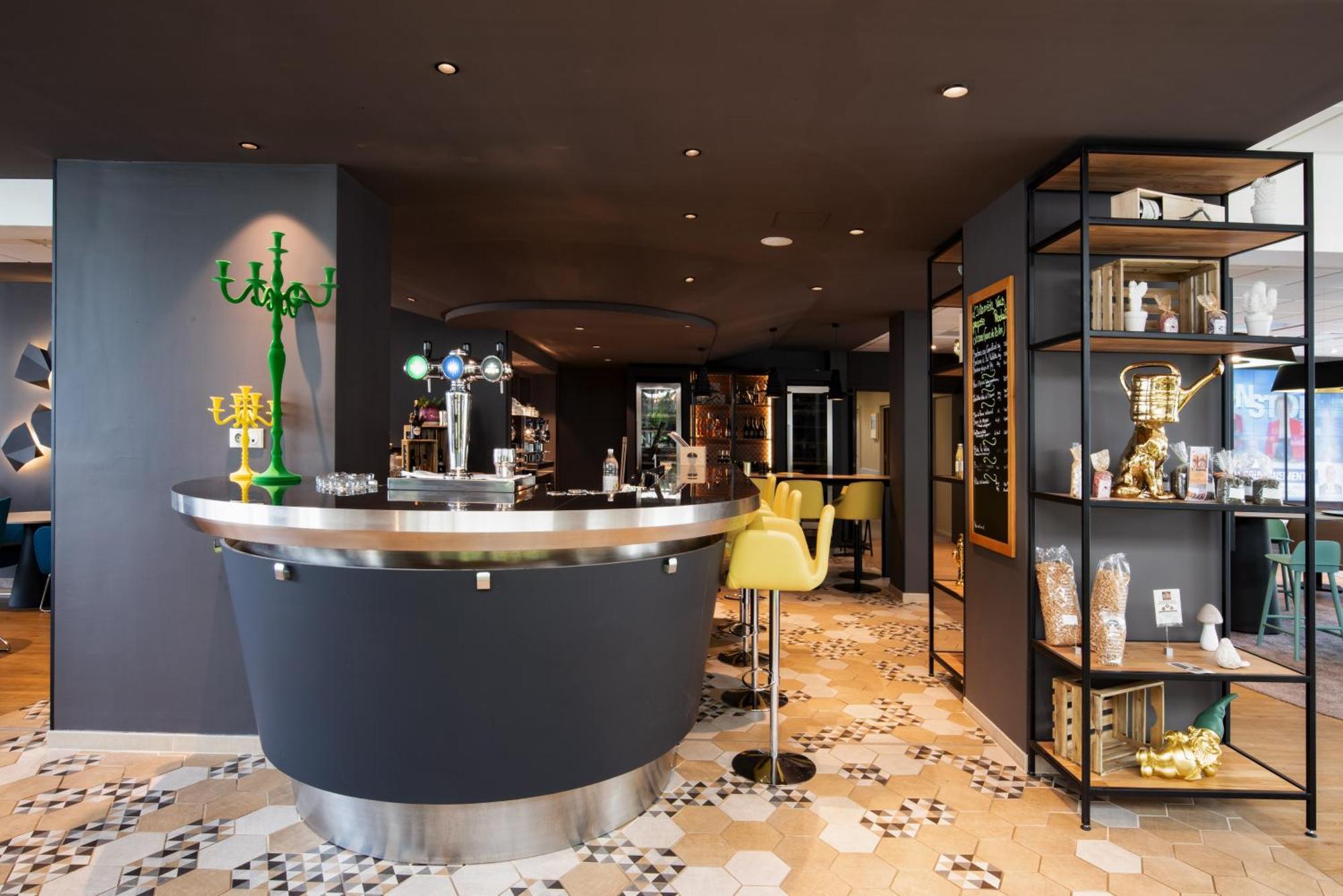 诺沃特艾弗里库尔库洛纳酒店 Courcouronnes 外观 照片